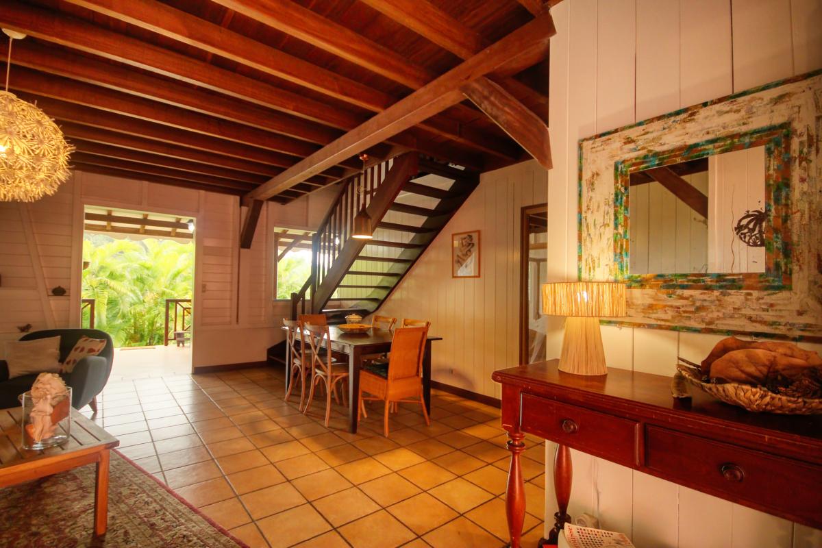 13 Villa rivière salée Martinique salon table à manger